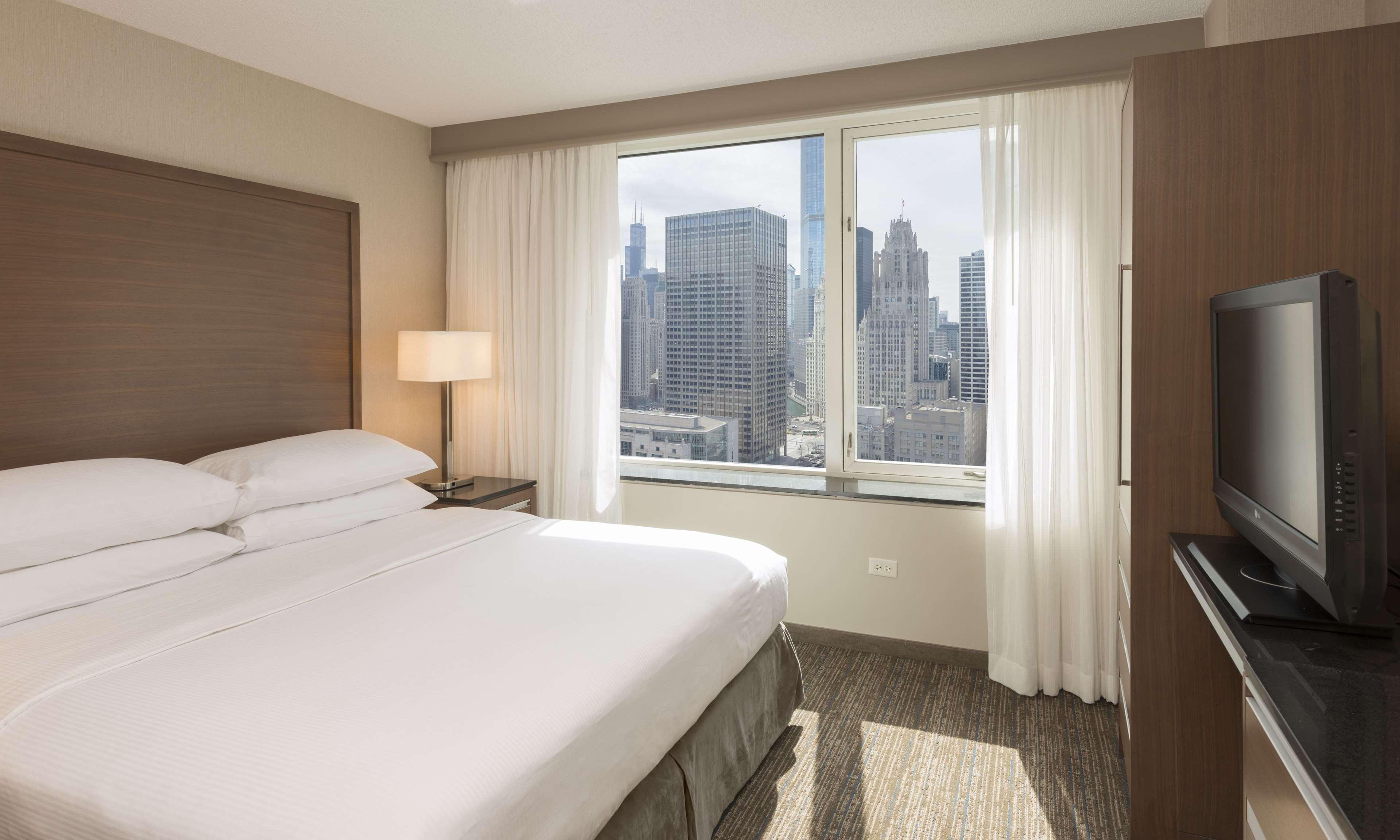 เอมบาสซี สวีท ชิคาโก ดาวน์ทาวน์ แมคนิฟิเซนต์ ไมล์ Hotel ภายนอก รูปภาพ